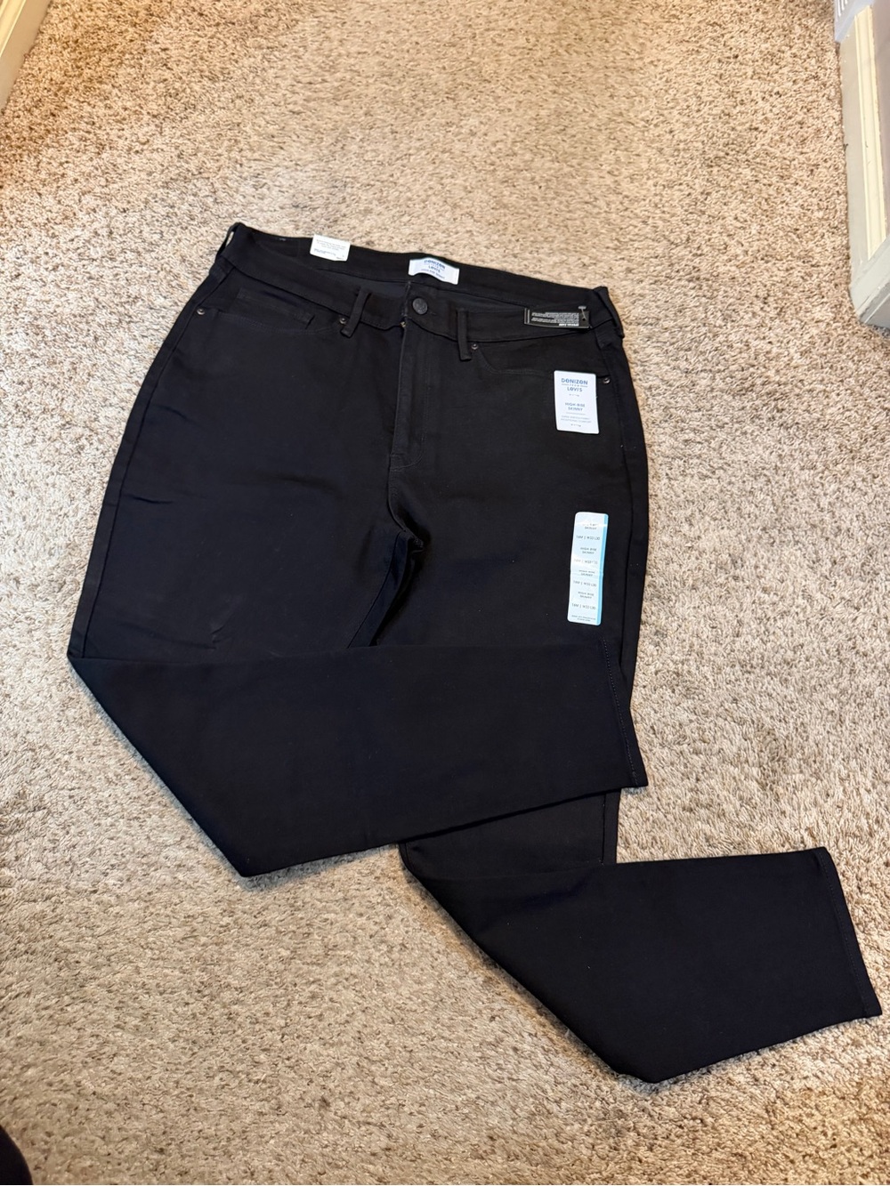 LEVI DENIZEN HIGH RISE BLACK SKINNY JEANS 16W NWT